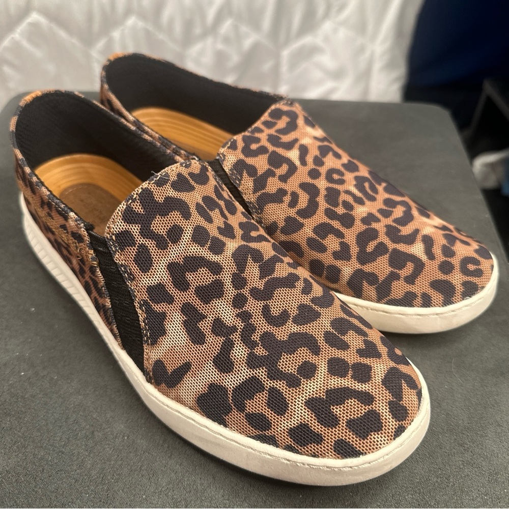 Size 7.5 - Bear Traps Yadier Slip-On Women’s Leopard Print - Picture 3 of 10
